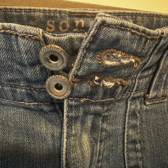 Women's Shorts Size 12 - Picture 2 of 5